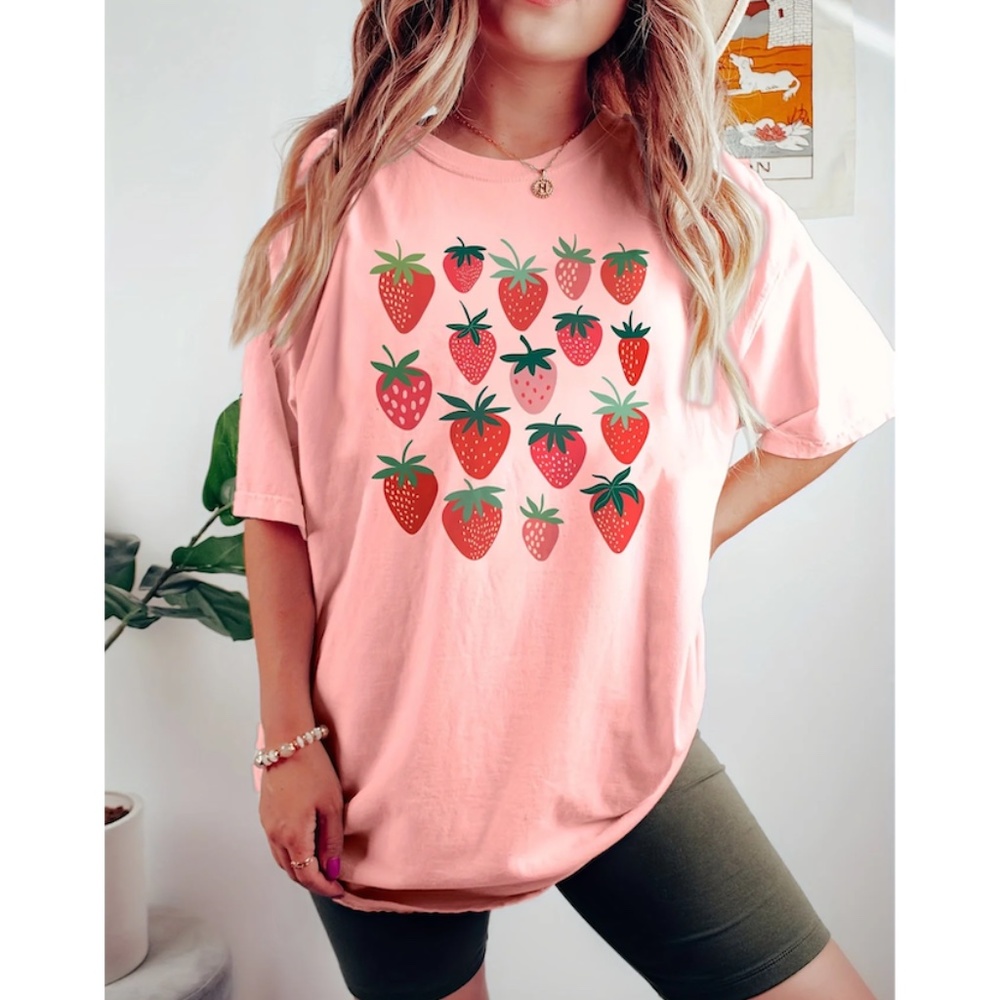 NEW Pink Strawberry Patch Tee Shirt! SZ. Lrg